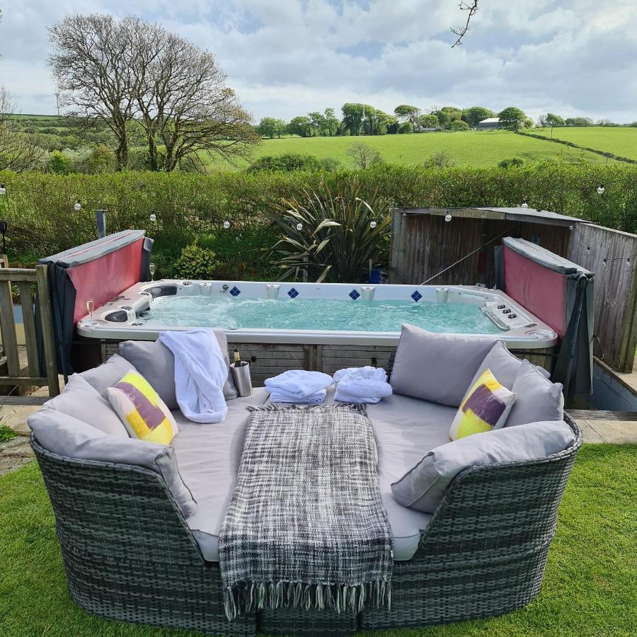 Ta Mill Cottages & Lodges - Meadowview Chalet 1 Launceston Bagian luar foto