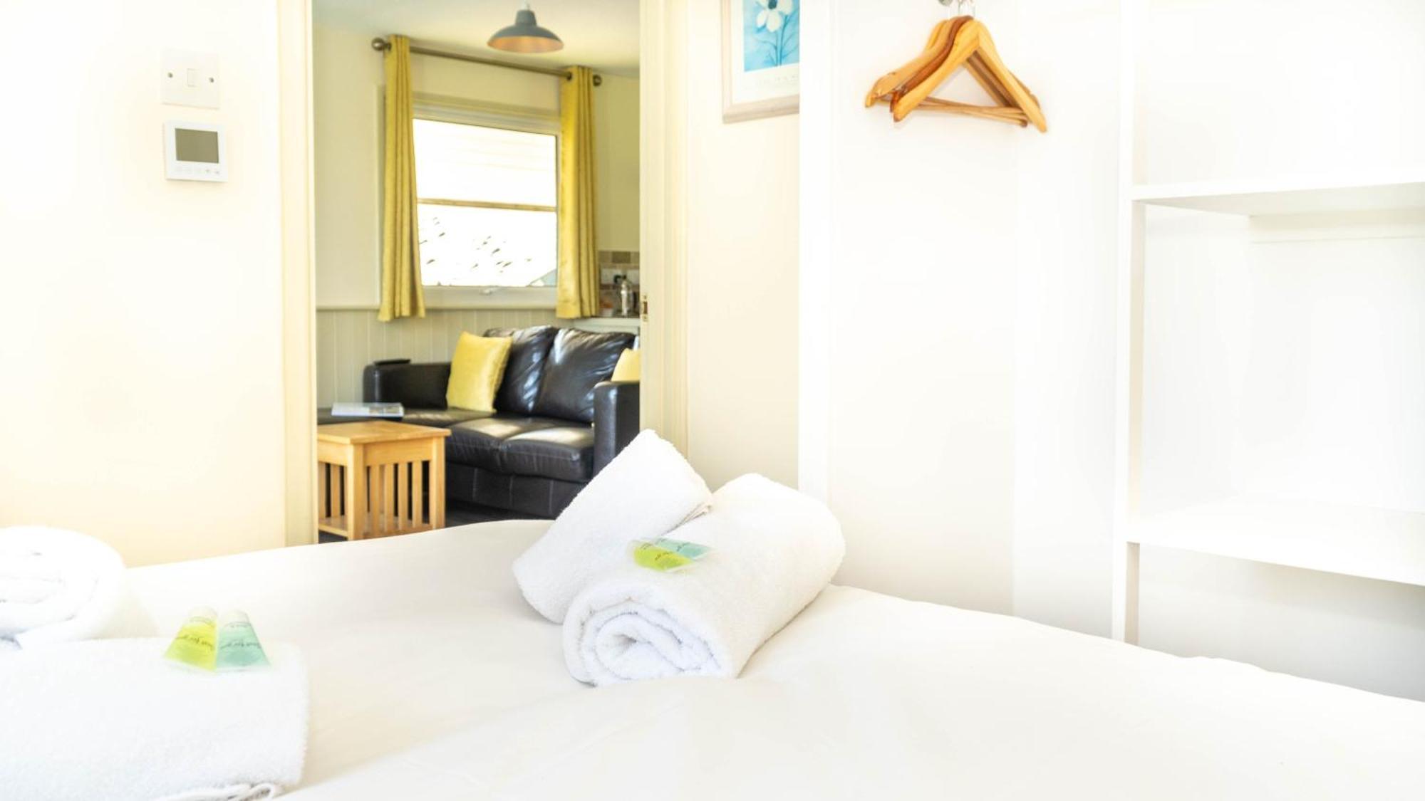 Ta Mill Cottages & Lodges - Meadowview Chalet 1 Launceston Bagian luar foto